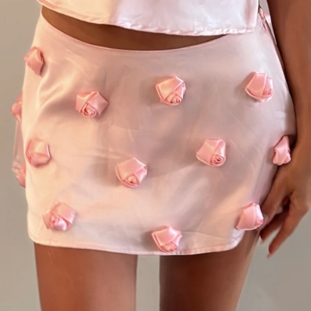 Caviilou Pastel Pink Rose Detailed Satin Ballerina Mini Skirt